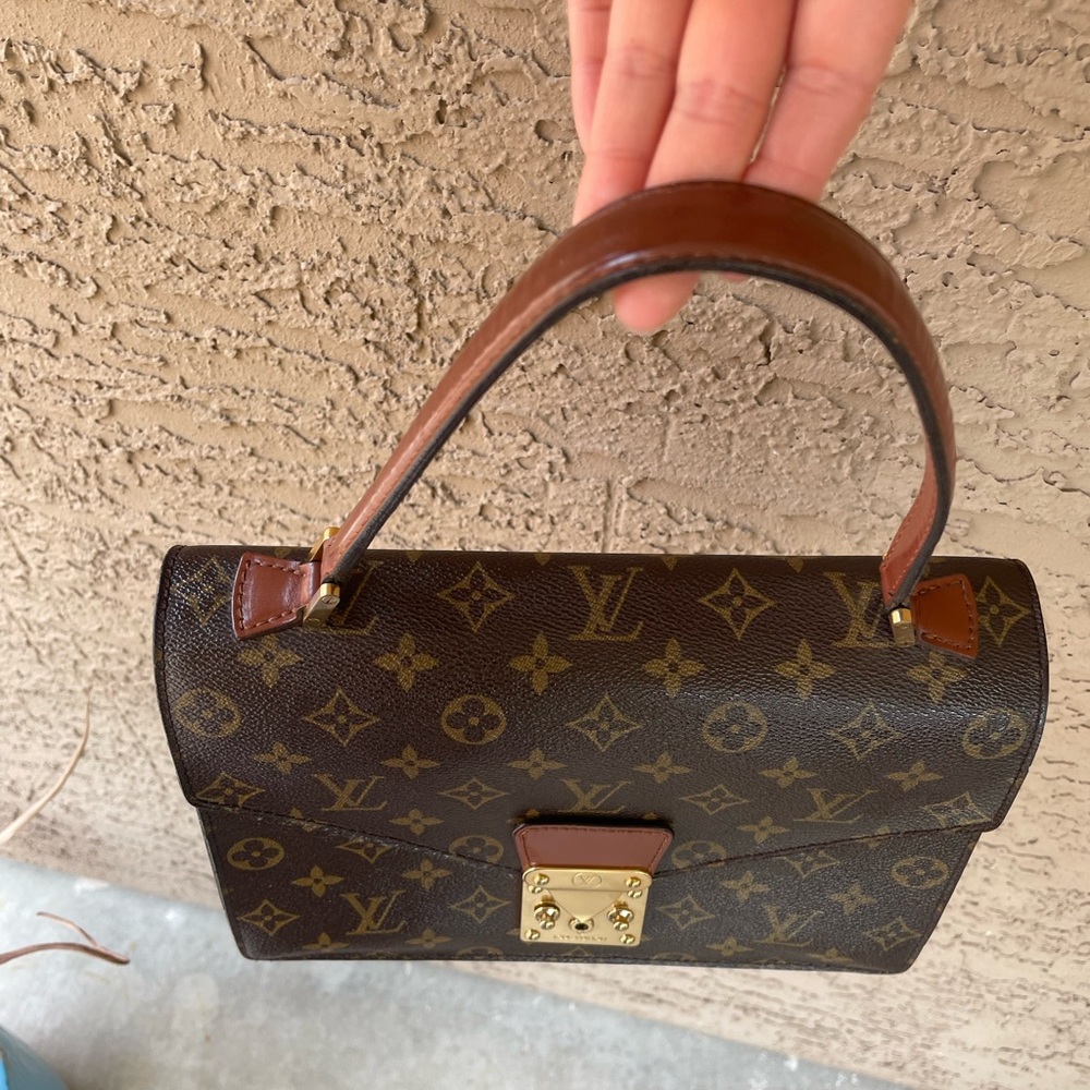 Louis Vuitton purse - Picture 6 of 11